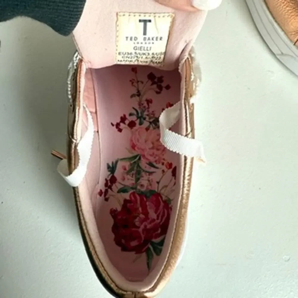 TED BAKER‎ Gielli Sneakers Rose Gold Leather Ribbon Laces US 6 Metallic Shoes
